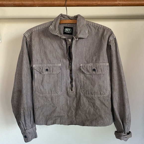 KEY Tops - KEY workwear cropped hickory stripe shirt